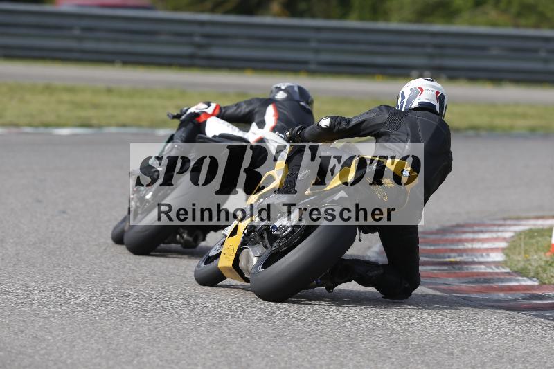 Archiv-2025/07 19.04.2025 Speer Racing ADR/Gruppe gelb/backside